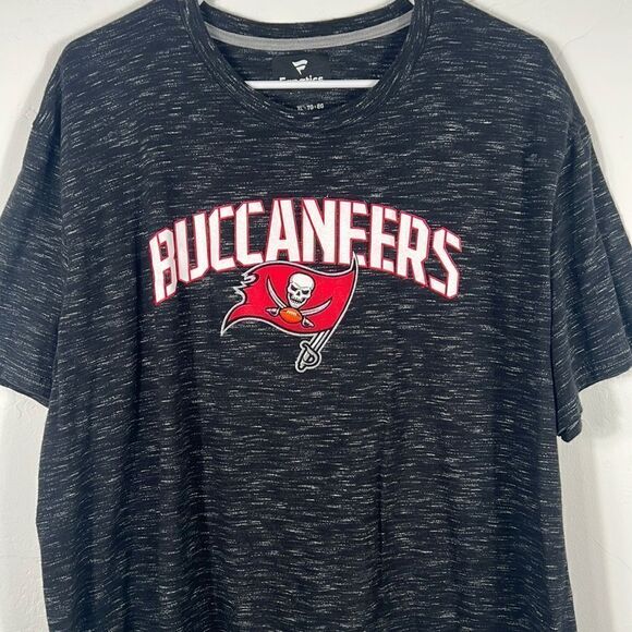 🔥🏈 TAMPA BAY BUCCANEERS Tom Brady #12 Graphic Player Tee - Black Heather - EUC - Picture 1 of 8